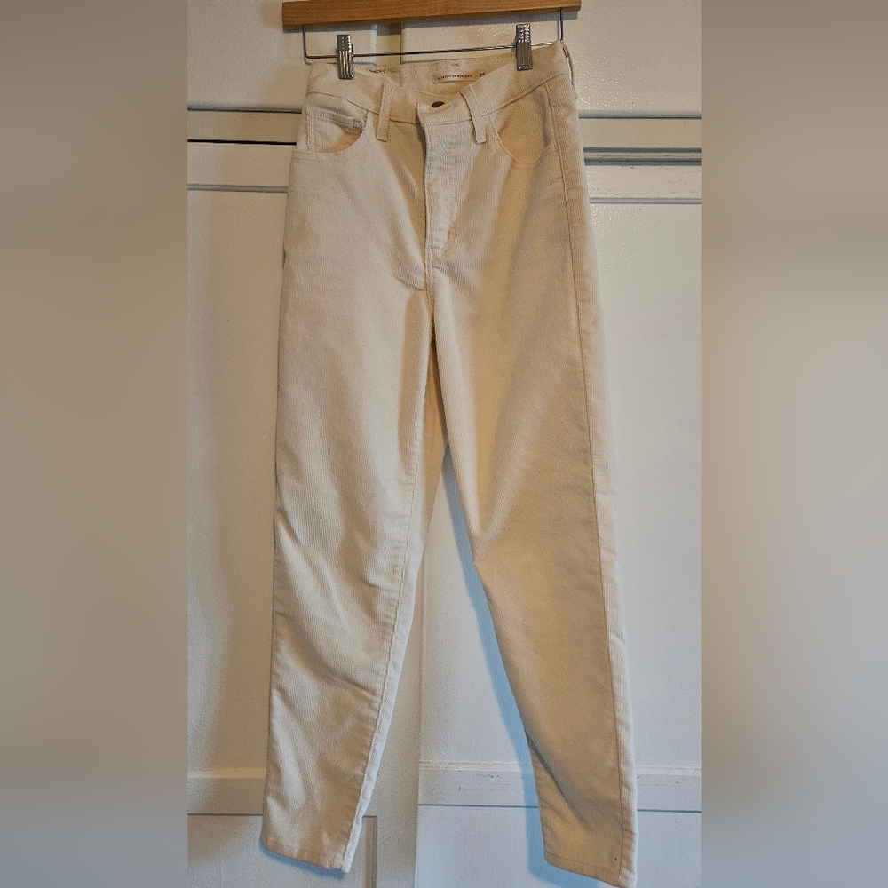 Levis corduroy, high waisted, straight leg casual mom jeans